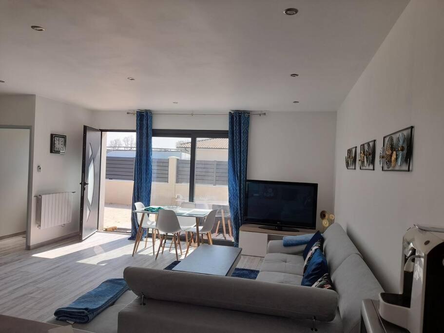 Belle Maison Neuve A 15 Min De Bordeaux Et 35 Min Hébergement de vacances