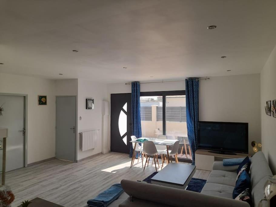 Belle Maison Neuve A 15 Min De Bordeaux Et 35 Min Hébergement de vacances